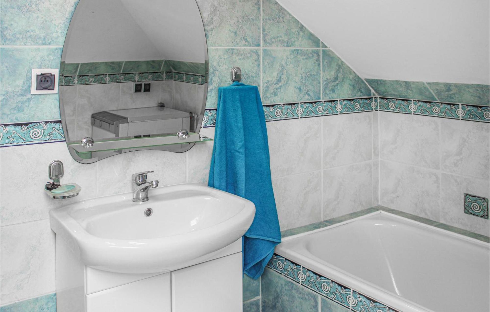 Gorgeous Home In Nowe Warpno With House Sea View Buitenkant foto